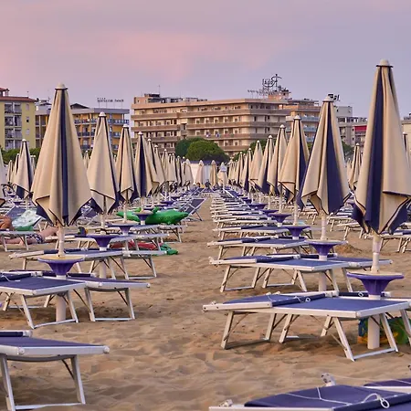 With Garden In A Quiet Place 500m From The Sea Bibione