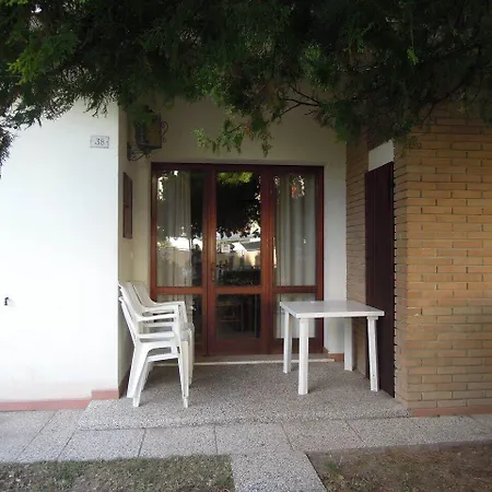 Διαμέρισμα Peaceful With Garden 500mt From The Sea